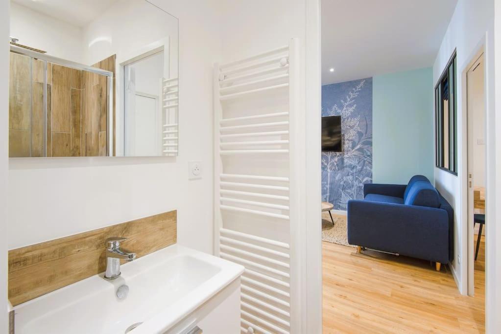 Spacious T2 Near The Halles And The Harbour Тулон Екстериор снимка